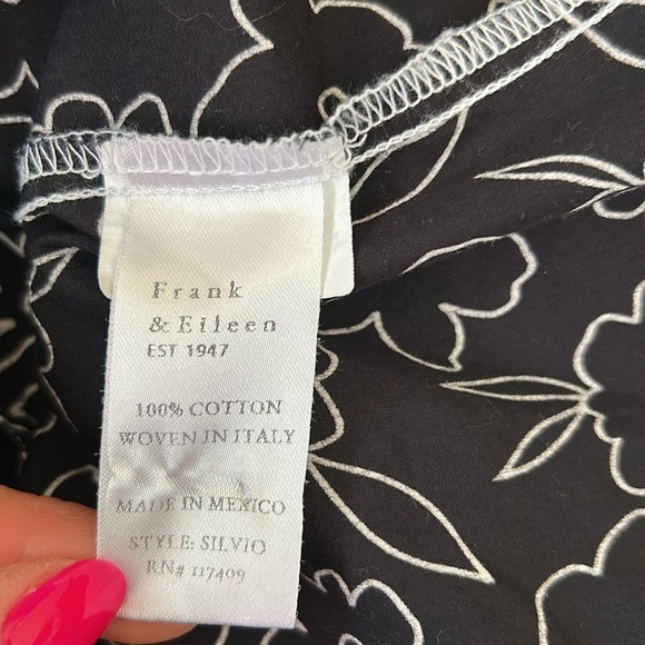 Frank & Eileen Silvio Untackable Button Up Shirt Black/White Floral Outline XS - Picture 11 of 11